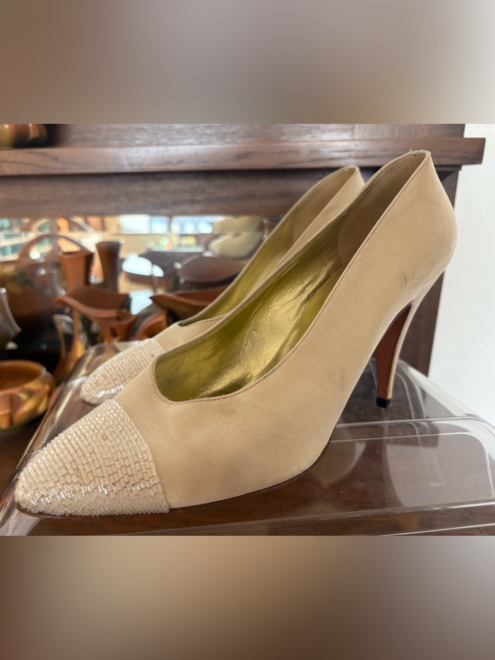 CHANEL Vintage Cream Satin Pointed Toe Pumps with Textured Cap Size 39 EU/8.5 US - Picture 15 of 16